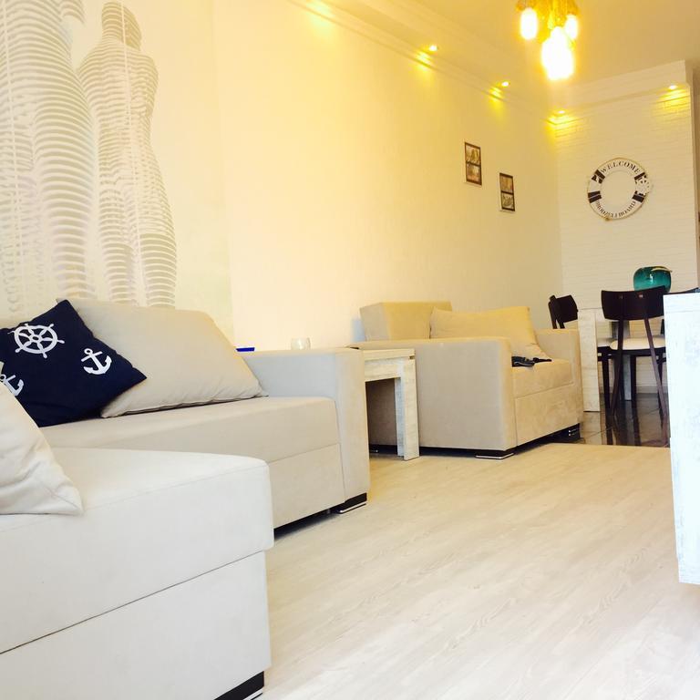 Stars Apartment バトゥーミ エクステリア 写真