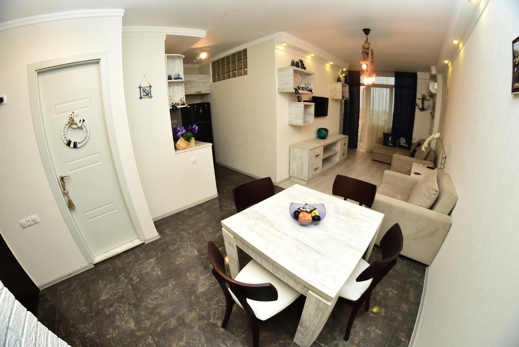 Stars Apartment バトゥーミ エクステリア 写真