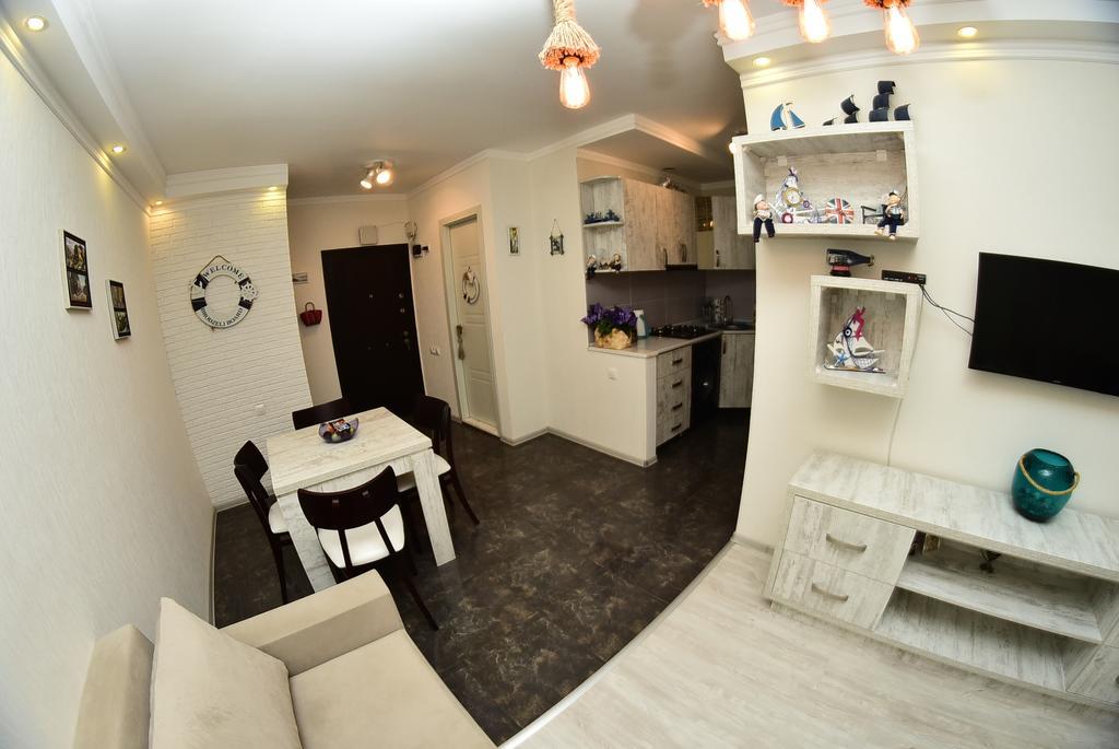 Stars Apartment バトゥーミ エクステリア 写真