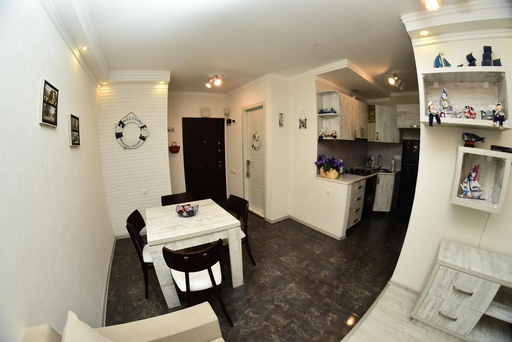 Stars Apartment バトゥーミ エクステリア 写真