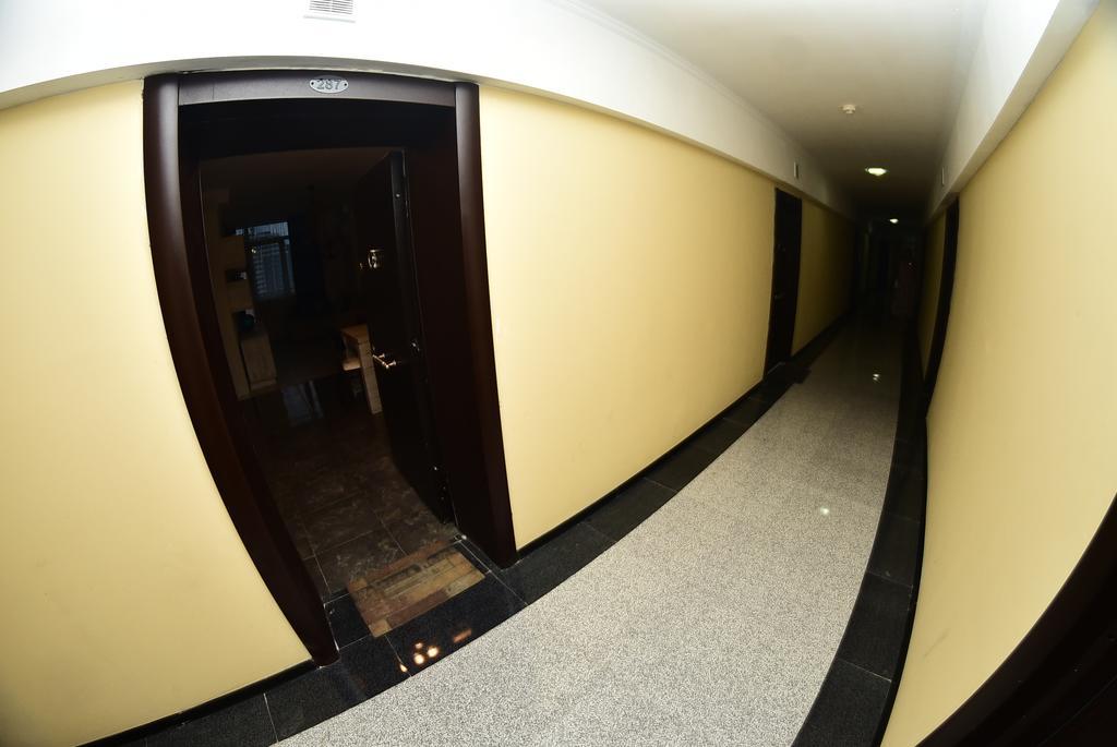 Stars Apartment バトゥーミ エクステリア 写真